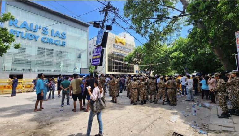 Bikram Majithia attack aap on rajendra nagar rao ias basement case IAS ਕੋਚਿੰਗ ਸੈਂਟਰ 'ਚ ਤਿੰਨ ਵਿਦਿਆਰਥੀਆਂ ਦੀ ਮੌਤ ਤੋਂ ਬਾਅਦ ਭਖੀ ਸਿਆਸਤ, ਮਜੀਠੀਆ ਨੇ AAP ਨੂੰ ਠਹਿਰਾਇਆ ਜ਼ਿੰਮੇਵਾਰ