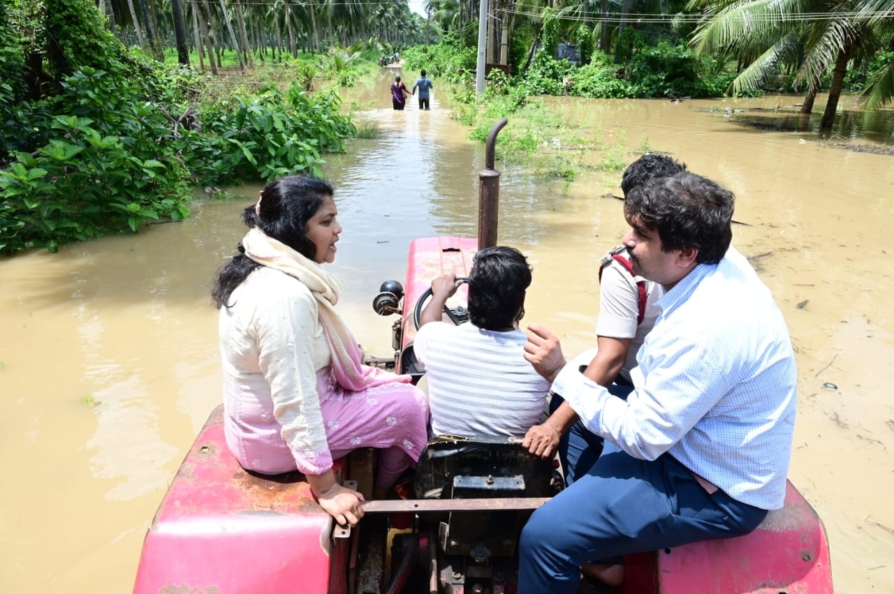 Boat Accident: గోదావరిలో పడవ బోల్తా - ఒకరు గల్లంతు, బాధిత కుటుంబానికి రూ.5 లక్షల ఆర్థిక సాయం