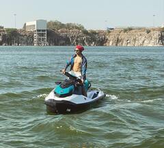 Janhvi Kapoor: अभिनेत्री जान्हवी कपूर बॉयफ्रेंड शिखरसोबत संसार थाटणार? लग्नावर बोलताना नेमकं काय म्हणाली?