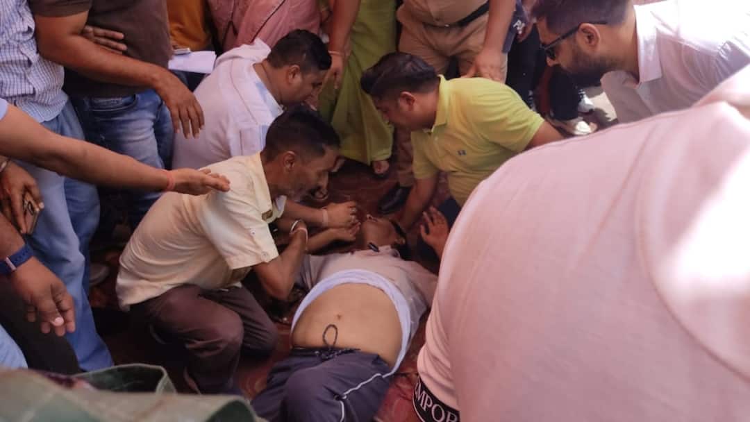 Congress MLA Tilak Raj Behar protest fainted addressing CM Pushkar Dhami spoke phone to inquire धरने को संबोधित करते हुए कांग्रेस विधायक बेहोश, सीएम धामी ने फोन पर बातचीत कर जाना हाल