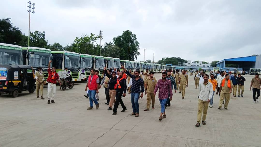 Nashik Citylink Bus Strike action taken against drivers by administration Maharashtra Marathi News Nashik Citylink Bus Strike : नाशकात पुन्हा सिटीलिंकचा संप, प्रशासनाकडून चालकांविरोधात कारवाईचा बडगा, नाशिककरांचे मेगा हाल