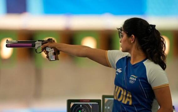 Manu Bhaker  wins 1st medal for India in Paris and its a Bronze  Paris Olympic 2024: પેરિસમાં દેશને પ્રથમ મેડલ અપાવનાર મનુ ભાકર કોણ છે ? જાણો 