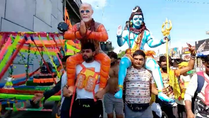 उत्तर प्रदेश के बागपत जिले से पहुंचे कांवरियों का दल हरिद्वार से प्रधानमंत्री नरेंद्र मोदी की कांवड लेकर रवाना हुआ.