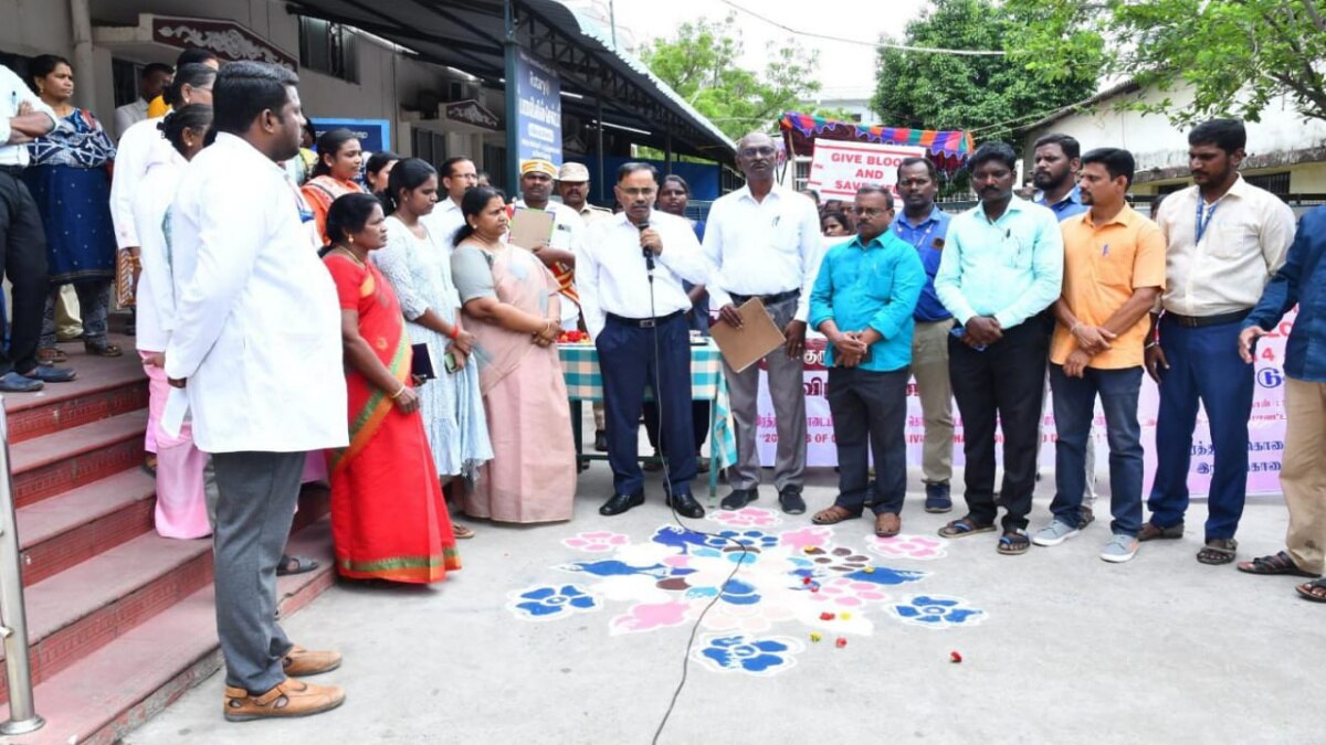 குருதி கொடையாளா்கள் அளித்த ரத்தால் இன்று உயிரோடு வாழ்கிறேன்- மாவட்ட ஆட்சியர் நெகிழ்ச்சி...! 