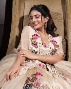 Ananya Nagalla: నడుము ఒంపులు, నాభి అందాలు- గ్లామర్ షోతో అనన్య కనువిందు