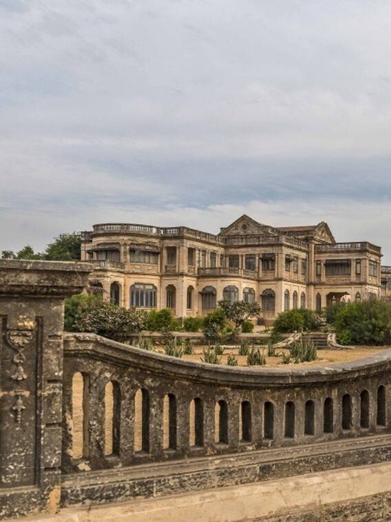 गुजरात के पोरबंदर जिले का पुराना नाम क्या था?