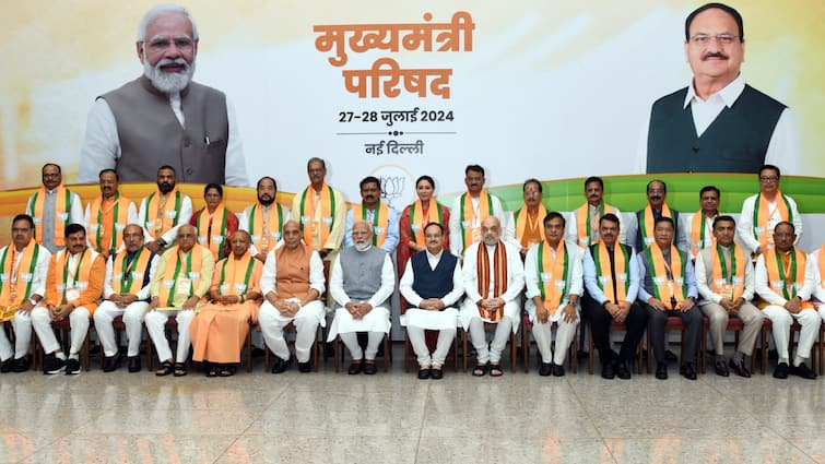 केंद्र सरकार की योजनाओं से न हो छेड़छाड़... मुख्यमंत्री परिषद की बैठक में पीएम मोदी ने दिए ये निर्देश PM Modi instructions BJP Chief Ministers council not tampered Central government schemes ann केंद्र सरकार की योजनाओं से न हो छेड़छाड़... मुख्यमंत्री परिषद की बैठक में पीएम मोदी ने दिए ये निर्देश