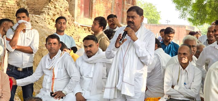 सपा विधायक रविदास मेहरोत्रा ने इस बारे में एक यूट्यूब न्यूज चैनल को बताया था कि वह दलित वर्ग के हैं. उनके नाम की चर्चा है.