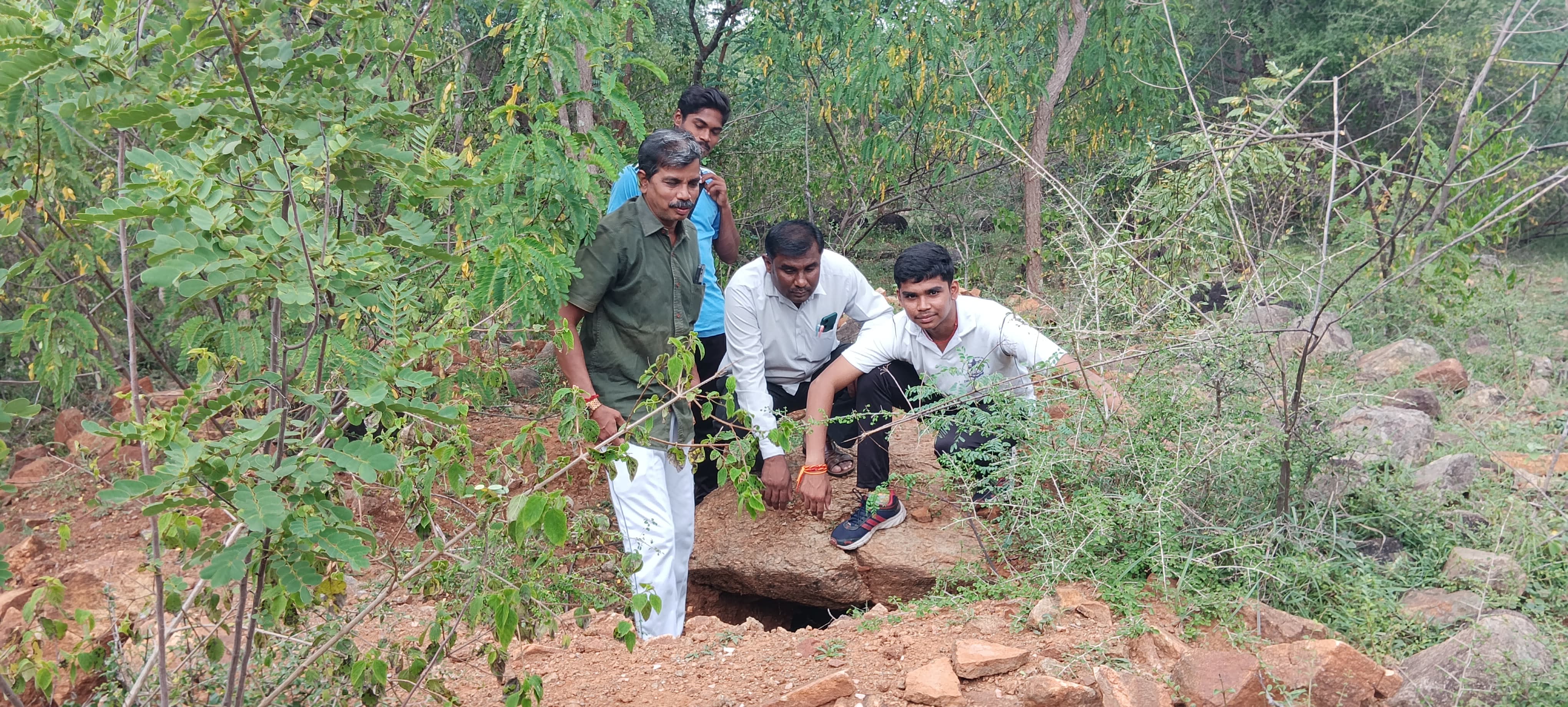 தருமபுரி அருகே  3 ஆயிரம் ஆண்டுகளுக்கு முந்தைய பெரும் கற்கால ஈம சின்னங்கள் கண்டுபிடிப்பு