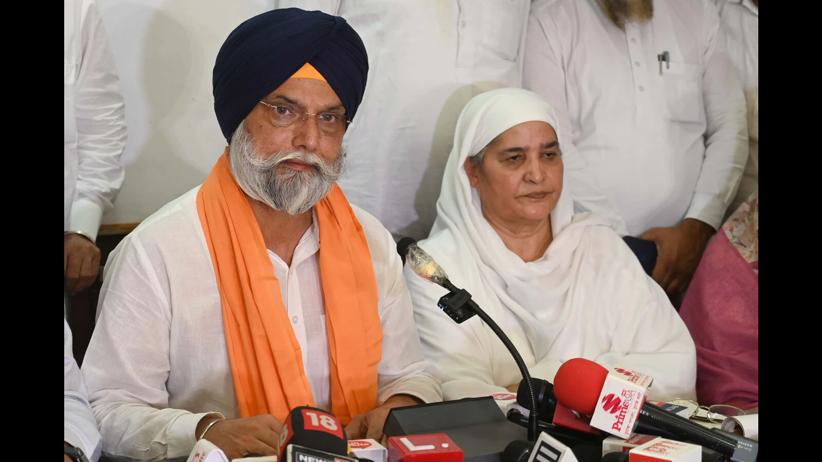 Akali Dal Rebel: ਅਕਾਲੀ ਦਲ ਬਾਗੀ ਧੜੇ ਦੀ ਮੀਟਿੰਗ, ਪਰਿਵਾਰਵਾਦ 'ਤੇ ਲਿਆ ਵੱਡਾ ਫੈਸਲਾ, ਸੁਖਬੀਰ ਬਾਦਲ ਦੀਆਂ ਮੁਸ਼ਕਲਾਂ ਹੁਣ ਵਧਣਗੀਆਂ !