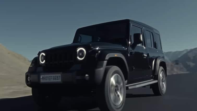 Mahindra Thar ROXX Gets Panoramic Sunroof Thar 5 Door Interior Details Latest Photo Mahindra Thar ROXX: మహీంద్రా థార్ 5 డోర్స్‌ వెర్షన్‌ ROXXలో అదిరిపోయే ఫీచర్ - సేల్స్ దుమ్ములేపాలని టార్గెట్