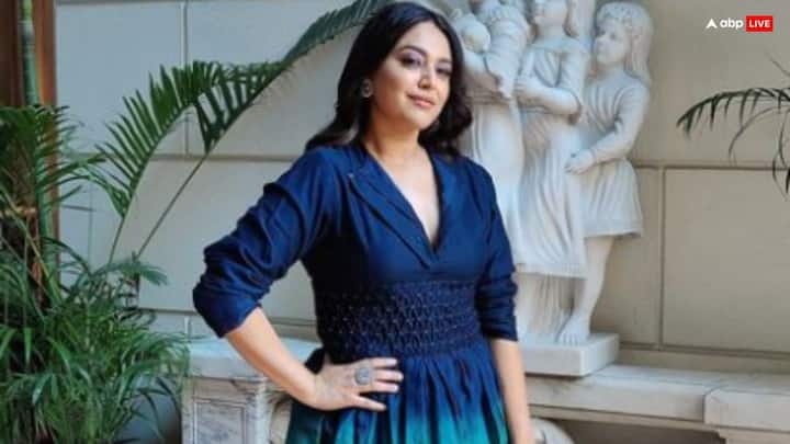 Swara Bhaskar Look: अगर आप भी किसी फंक्शन में स्वरा भास्कर की तरह खूबसूरत दिखना चाहती हैं, तो उनके ये खास आउटफिट ट्राई कर सकती हैं. यह आपके लुक में चार चांद लगा देंगे.