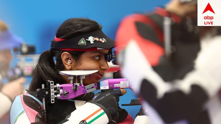 ১০ মিটার এয়ার রাইফেলের ফাইনালের যোগ্যতা অর্জন করেও শেষরক্ষা করতে পারলেন না রমিতা জিন্দাল। সপ্তম স্থান পেলেন তিনি। ১৪৫.৩ পয়েন্ট স্কোর করলেন ২০ বছরের ভারতীয় শ্যুটার।