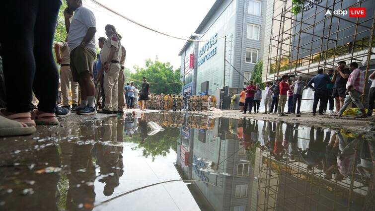 Delhi IAS coaching flooding Chief Secretary submits reports to Atishi 'Coaching Centre Completely Blocked Drainage System': Delhi CS In Report To Atishi On IAS Aspirants' Death