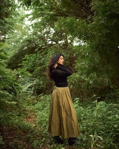 Eesha Rebba : అడవిలో అందాల ప్రదర్శన చేస్తోన్న ఈషా రెబ్బా.. ఫోటోల్లో బాగా వైల్డ్​గా ఉందిగా