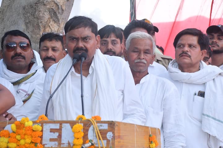 रविदास मेहरोत्रा ने बताया कि बहुत सारे लोगों ने उनका (इंद्रजीत सरोज) नाम लिया है. अखिलेश यादव थोड़ी देर में ऐलान करेंगे.