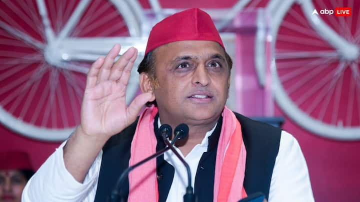 Uttar Pradesh By Elections 2024: सपा ने मंझनपुर से एमएलए इंद्रजीत सरोज को सदन में पार्टी का उपनेता और अतरौलिया सीट से पार्टी विधायक संग्राम सिंह यादव को सचेतक मनोनीत किया है.