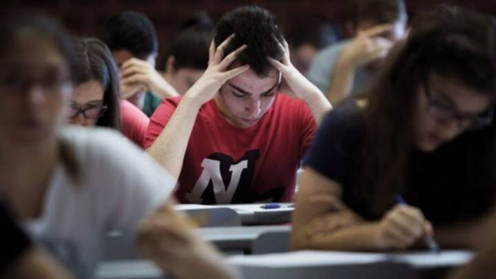 19મી સદીના અંત સુધીમાં કેમ્બ્રિજ યૂનિવર્સિટી અને ઓક્સફર્ડ યૂનિવર્સિટીમાં પરીક્ષાઓને પ્રમાણભૂત પ્રક્રિયા ગણવામાં આવતી હતી. ભારતની વાત કરીએ તો ઈસ્ટ ઈન્ડિયા કંપની આવી અને તેઓએ પણ 1853માં સિવિલ સર્વિસમાં નિમણૂક માટે પરીક્ષા શરૂ કરી.