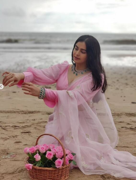 બીચ પર ટાઇમ સ્પેન્ડ કરતી જોવા મળી અદા શર્મા