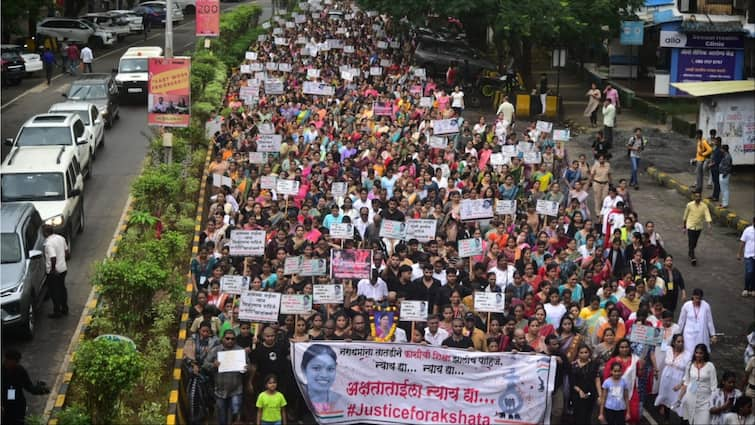 Thane Gangrape murder Protest in Navi Mumbai demanding hanging accused temple servants in maharashtra Thane Gangrape: ठाणे में महिला से गैंगरेप-हत्या के विरोध में प्रदर्शन, आरोपी मंदिर के सेवादारों को फांसी देने की मांग