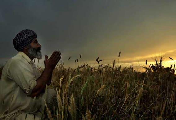 Punjab News: ਇੱਕ ਮੌਸਮ ਦੀ ਮਾਰ ਦੂਜੀ ਮਨਮਰਜ਼ੀ 'ਚ ਸਰਕਾਰ, ਕਿਸਾਨਾਂ ਨਾਲ ਹੋ ਰਿਹਾ ਧੱਕਾ ! Punjab News: ਇੱਕ ਮੌਸਮ ਦੀ ਮਾਰ ਦੂਜੀ ਮਨਮਰਜ਼ੀ 'ਚ ਸਰਕਾਰ, ਕਿਸਾਨਾਂ ਨਾਲ ਹੋ ਰਿਹਾ ਧੱਕਾ !
