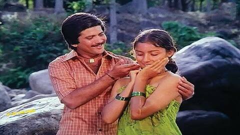 மண் வாசனை ரேவதியின் முதல் படம் என்பது குறிப்பிடத்தக்கது. இப்படம் வெளியாகி இன்றுடன் 41 ஆண்டுகளை நிறைவு செய்கிறது.