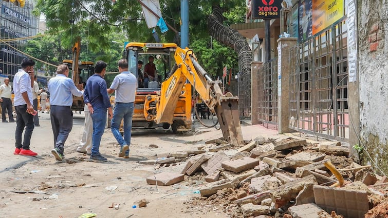 Delhi Coaching Flooding IAS Student Deaths NOC Of Rau IAS Study Circle To Be Cancelled MCD Bulldoze Saurabh Bharadwaj LG VK Saxena Akhilesh Yadav Delhi Coaching Flooding: NOC Of Rau's IAS Study Circle To Be Cancelled, MCD Bulldoze Encroachments Blocking Drains — Updates