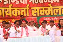 दिमाग से खेल रहे अखिलेश यादव, चाचा से पहले माता प्रसाद को क्यों चुना? शॉकिंग है प्लान