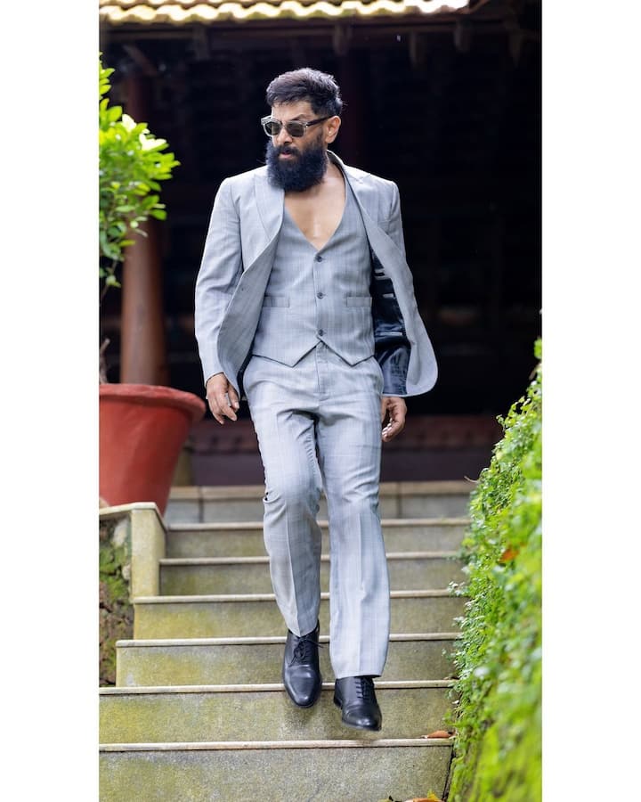 தற்போது, பா.ரஞ்சித் இயக்கத்தில் தங்கலான் படத்தில் நடித்து முடித்துள்ளார். இது வரும் ஆகஸ்ட் 15 ஆம் தேதி வெளியாகவுள்ளது. இதற்கான பிரோமோஷன் வேலைகளில் பிசியாகிவிட்டார் விக்ரம்