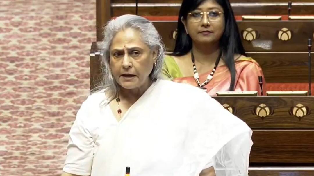 up news Jaya Bachchan became emotional in Parliament during short duration debate on delhi coaching issue Jaya Bachchan News: 'सब लोग अपना पिट्ठू फिट कर रहे हैं...' कोचिंग हादसे की चर्चा में संसद में भावुक हुईं जया बच्चन