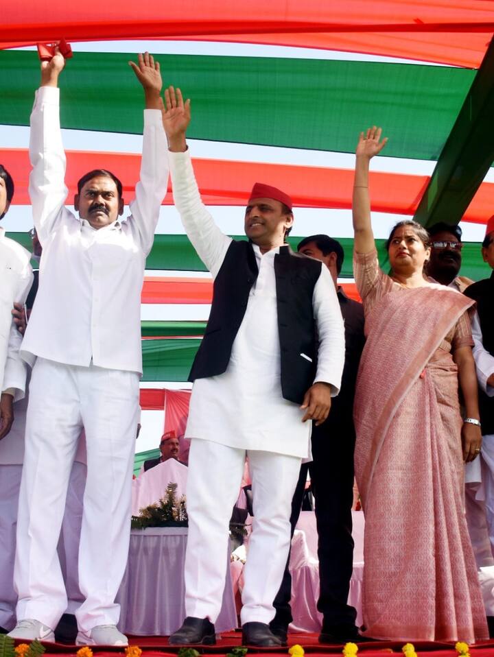 ऐलान से पहले रविदास मेहरोत्रा यह भी बोले कि दलितों ने बड़ी संख्या में वोट दिया. उनके नाम पर बहुत सारे लोगों की राय है.