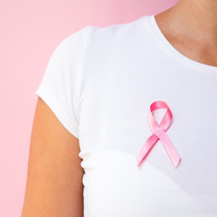 Caution, the most common breast cancer in women, indicates this symptom with entry into the body સાવધાન, મહિલાઓમાં સૌથી વધુ થતું બ્રેસ્ટ કેન્સર, શરીરમાં એન્ટ્રી સાથે આ લક્ષણ સાથે આપે છે  સંકેત