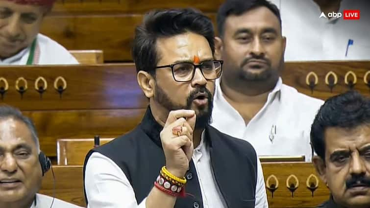 Bangladesh Crisis BJP MP Anurag Thakur Question In Parliament Over Bangladeshi Hindus To LOP Rahul Gandhi 'बांग्लादेश के हिंदुओं पर चुप्पी और गाजा के मुसलमानों से हमदर्दी', संसद में अनुराग ठाकुर ने किया राहुल गांधी से सवाल