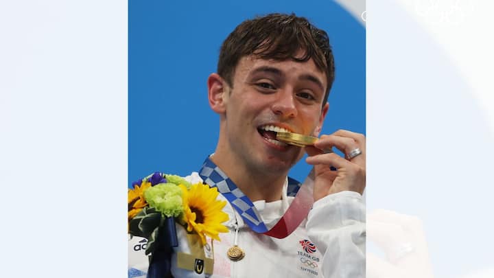 অতীতে বিশুদ্ধতা পরিমাপ করতে ব্যবসায়ীরা কয়েন কামড়ে দেখত। বর্তমানে পদক জিতে তা কামড়ানোও অ্যাথলিটদের অনেকের স্বভাব বৈকি। তাঁরাও কি বিশুদ্ধতা মেপে দেখেন?