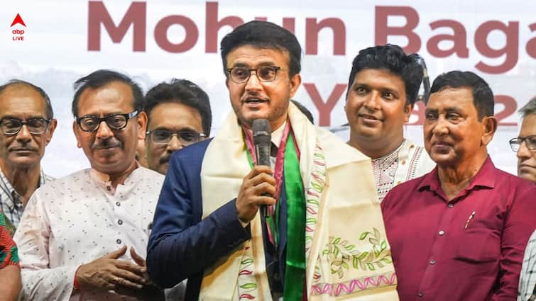 Sourav Ganguly returns money received on Mohun Bagan day as Mohun Bagan Ratna Sourav Ganguly: পরবর্তী প্রজন্মের উন্নতিতে আগ্রহী, আর্থিক পুরস্কারের পুরোটাই ফিরিয়ে দিলেন মোহনবাগান রত্ন সৌরভ