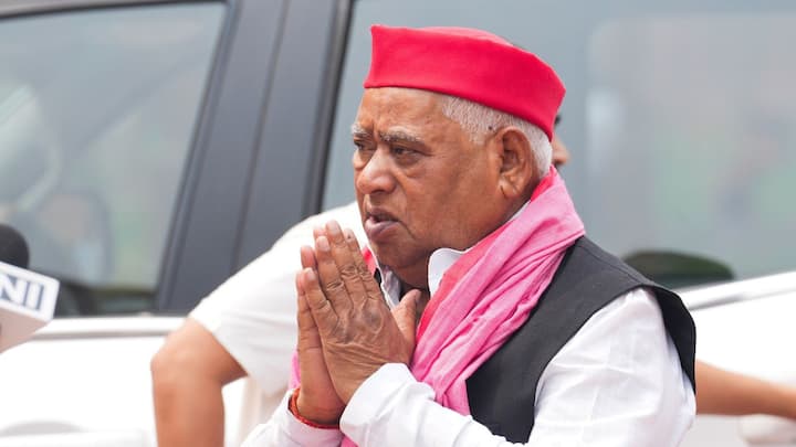 लोकसभा चुनाव में अयोध्या या कहें फैसलाबाद संसदीय सीट से जीत दर्ज करने वाले समाजवादी पार्टी से सांसद अवधेश प्रसाद ने केंद्र सरकार के बजट को लेकर खूब खरी खोटी कही. इतना ही नहीं भ्रष्टाचार का भी मुद्दा उठाया.