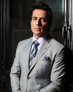 Happy Birthday Sonu Sood : मुंबईत आल्यावर खिशात 5 हजार, आता 140 कोटींचा मालक; सोनू सूदची संघर्षकथा माहिती आहे का?