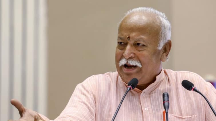 RSS chief mohan bhagwat amroha visit UP BJP political Crisis CM Yogi Lok sabha election Results सियासी उठापटक के बीच तीसरी बार UP आ रहे मोहन भागवत, क्या सीएम योगी से होगी मुलाकात?