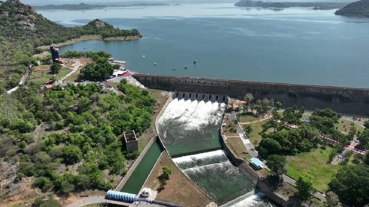 Mettur Dam Water Level To Reach Full Capacity Flood Alert For 11 Districts TNN Mettur Dam Water Level: முழு கொள்ளளவை எட்டும் மேட்டூர் அணை... 11 மாவட்டத்திற்கு வெள்ள அபாய எச்சரிக்கை