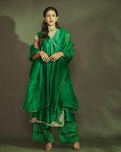 Niharika Konidela: గ్రీన్  కలర్ ఎథ్నిక్‌ వేర్‌లో నిహారిక స్టన్నింగ్‌ ఫోజులు - ట్రెడిషనల్‌ లుక్‌లో ఫిదా చేస్తున్న మెగా డాటర్‌