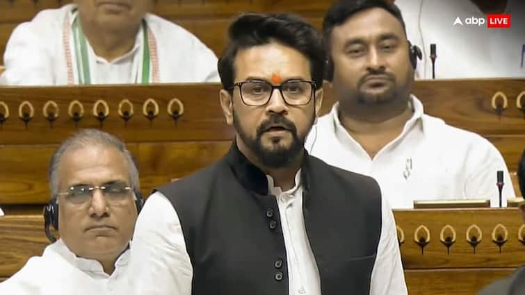 Anurag Thakur Attack On Congress In Lok Sabha In Front Of LOP Rahul Gandhi Says Duryodhan and Dushasan was Evil but they did not impose Emergency 'दुर्योधन-दुशासन दुष्ट थे, लेकिन उन्होंने इमरजेंसी नहीं लगाई', थरूर की किताब के सहारे खेल गए अनुराग ठाकुर