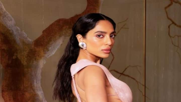 Sobhita Dhulipala is known for her unique style statements and impeccable fashion sense. The actress loves sharing her stunning looks on Instagram.