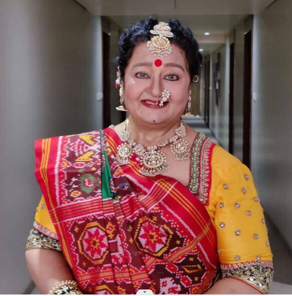 टीवी से लेकर फिल्मों में अपनी एक्टिंग से लोहा मनवाने वाली एक्ट्रेस अपना मेहता को फैंस खूब पसंद करते हैं. अपरा मेहता टीवी जगत की बेहद फेमस एक्ट्रेस हैं.