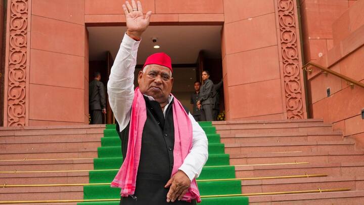 अवधेश प्रसाद ने कहा कि भाजपा का सफाया होगा और अखिलेश यादव अयोध्या को ऐसी जगह बनाएंगे, जहां दुनिया से लोग आएंगे भाजपा ने तो उस जगह को ठगा है.