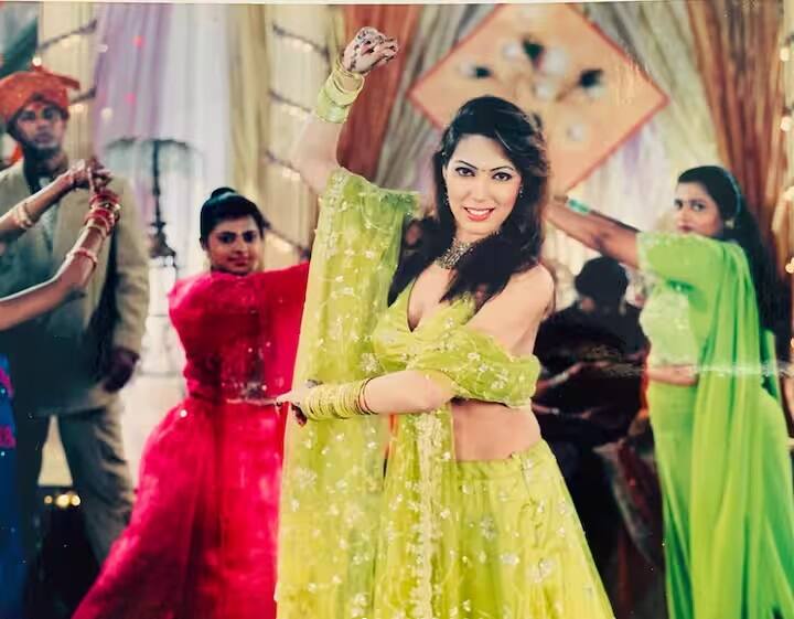 हालांकि, मुनमुन तब भी अपने स्टाइलिश लुक से जलवा बिखेर रही थीं। और अभी भी उनके कातिलाना लुक वायरल होते हैं.