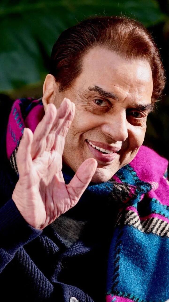 बता दें कि धर्मेंद्र को आखिरी बार फिल्म ‘तेरी बातों में ऐसा उलझा जिया’ में देखा गया था. जिसमें वो शाहिद कपूर के दादा बने थे.