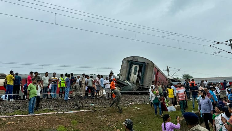 Howrah-Mumbai Mail Accident Claims Two Lives Train Services Hit Help Desk Set Up Train Services Hit, Help Desk Set Up As Howrah-Mumbai Mail Accident Claims 2 Lives — Updates