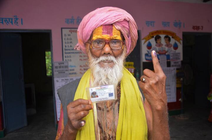 रिपोर्ट में कहा गया कि निर्वाचन आयोग मतगणना पर अंतिम और प्रामाणिक डेटा जारी करने से पहले चुनाव परिणाम घोषित करने, ईवीएम में डाले गए मतों और गिने गए मतों में अंतर, मत प्रतिशत में वृद्धि, डाले गए मतों के आंकड़े संख्या में न देने, डाले गए मतों के आंकड़े को जारी करने में अनुचित देरी और वेबसाइट से कुछ डेटा को हटाने का कोई उचित स्पष्टीकरण देने में अब तक फेल रहा है.