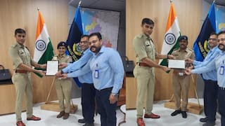 Bharuch News: ભરૂચમાં વરસાદી પાણી વચ્ચે ઉત્કૃષ્ટ કામગીરી કરનારા પોલીસકર્મીઓનું કરવામાં આવ્યું સન્માન