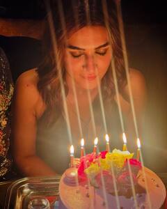 यूके के इस बिजनेसमैन को डेट कर रही हैं कृति सेनन ? वायरल तस्वीरों से खुली एक्ट्रेस के प्यार की पोल